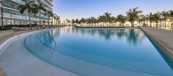Stunning Oceanview Two Story Condo - Beach - Gym
