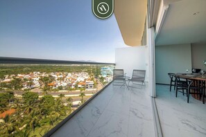 Condo, várias camas, acesso à piscina, vista para o oceano (Maritima Playa 9R) | Opções para refeição ao ar livre