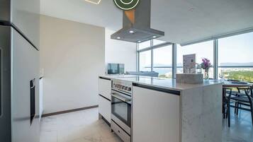 Appartamento, letti multipli, cucina, vista oceano (Maritima Playa 9R) | Cucina privata | Macchina per tè/caffè, tavolo da pranzo