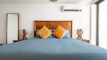 1 bedroom, individually decorated, individually furnished, bed sheets