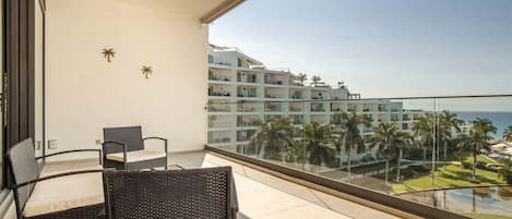 Condo, 1 King Bed with Sofa bed, Pool Access, Ocean View (Aria Ocean T3 603) | Terrace/patio