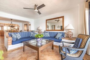 Apartment, Mehrere Betten, Küche, Meerblick (610-VistadelSol) | Wohnbereich