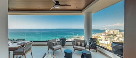 Condo, varias camas, acceso a la alberca, vista al océano (Las Verandas 503) | Terraza o patio