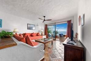 Apartment, Berbilang Katil, Kitchen, Ocean View (710-VistadelSol) | Ruang tamu | 42 inci televisyen skrin rata dengan digital 