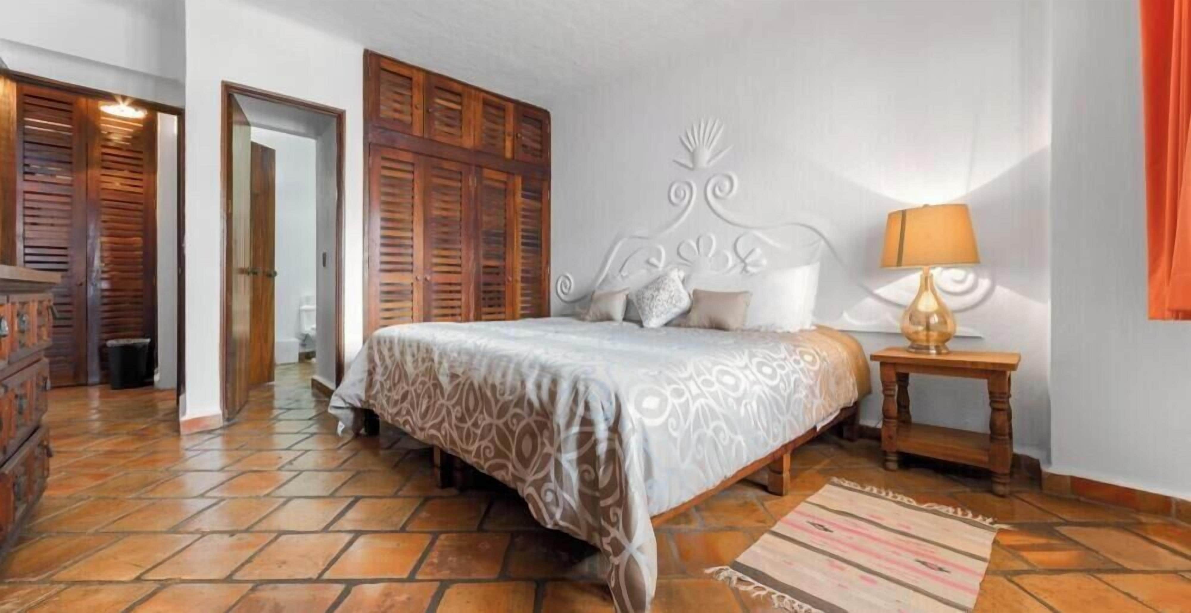 Apartment, Multiple Beds, Balcony, Ocean View (710-VistadelSol) | 2 bedrooms, individually decorated, individually furnished, bed sheets