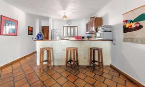 Apartment, Multiple Beds, Balcony, Ocean View (710-VistadelSol) | Dining