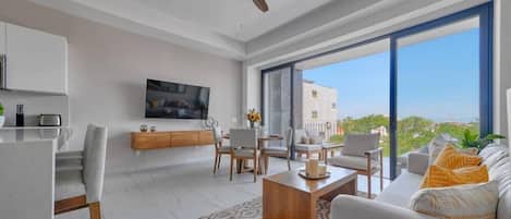 Condo, 2 Queen Beds, Jetted Tub, Ocean View (Madero 320 306) | Living area