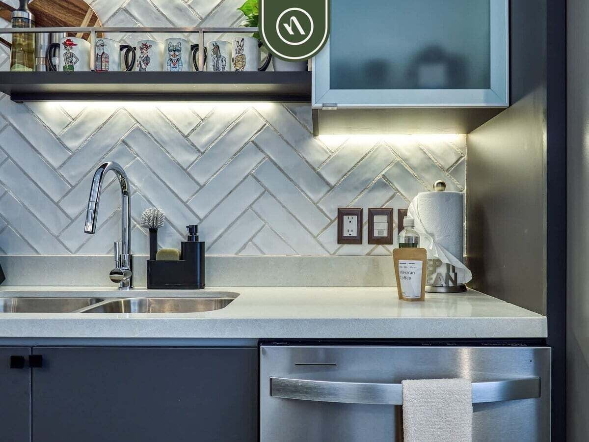 Condo, Multiple Beds, Pool Access, Mountain View (Esquina Versalles 204) | Private kitchen | Dining tables