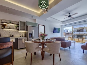 Condo, várias camas, acesso à piscina, vista para a montanha (Esquina Versalles 204) | 2 quartos, individualmente decorados, individualmente mobiliados