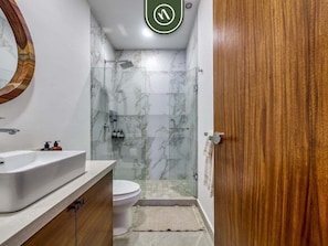 Apartment, Mehrere Betten, Poolzugang, Bergblick (Esquina Versalles 204) | Badezimmer | Handtücher