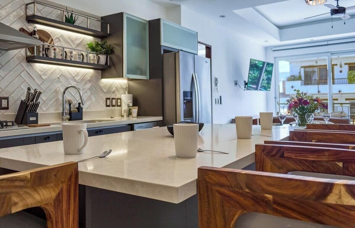 Condo, Multiple Beds, Pool Access, Mountain View (Esquina Versalles 204) | Private kitchen | Dining tables