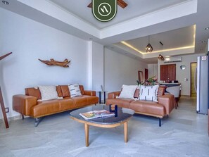 Apartment, Mehrere Betten, Poolzugang, Bergblick (Esquina Versalles 204) | Wohnbereich