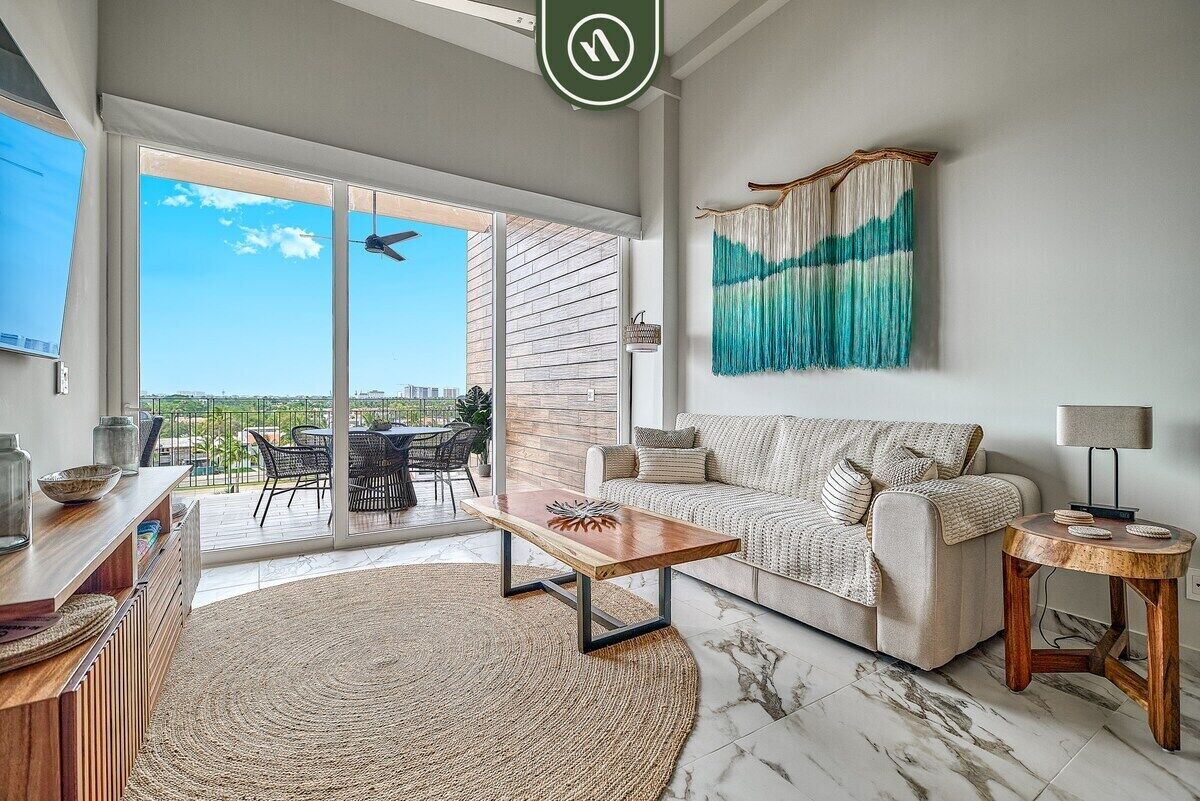 Apartment, Multiple Beds, Balcony, Ocean View (DToscana PH02 - Torre Sienna) | Living area