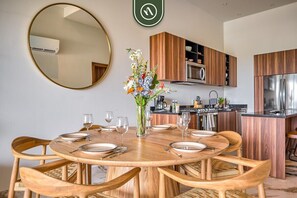 Departamento, varias camas, balcón, vista al océano (DToscana PH02 - Torre Sienna) | 2 habitaciones, decoración personalizada y muebles diferentes 