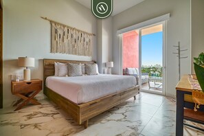 Apartment, Multiple Beds, Balcony, Ocean View (DToscana PH02 - Torre Sienna) | 2 bedrooms, individually decorated, individually furnished, bed sheets