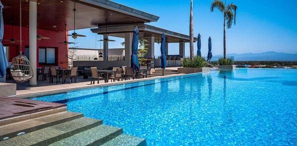 Kolam renang terbuka 