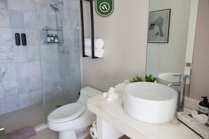 Apartment, 2 Double Beds, Pool Access, Ocean View (Aria Ocean T1 702) | Bathroom | Towels - Ocean View 2BR Condo - Private Terrace - Beach (Nuevo Nayarit)