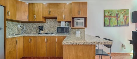Departamento, varias camas, acceso a la alberca, vista a la playa (Aria Ocean T1 124) | Cocina privada