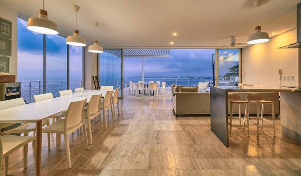 Apartment, Multiple Beds, Kitchen, Beach View (Amapas I T31) | Dining