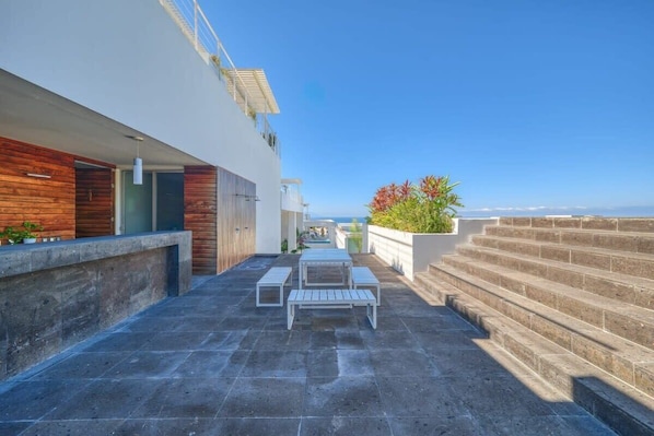 Apartment, Multiple Beds, Kitchen, Beach View (Amapas I T31) | Outdoor dining