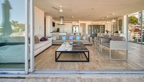 Apartment, Multiple Beds, Kitchen, Beach View (Amapas I T31) | Living area