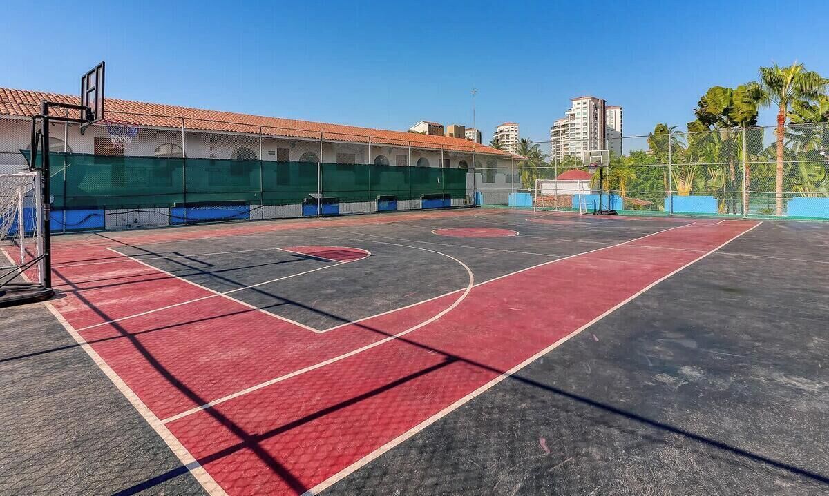 Sport court
