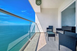 公寓, 1 张特大床和 1 张沙发床, 厨房, 海洋景观 (Harbor 171 Torre Norte 2702) | 露台