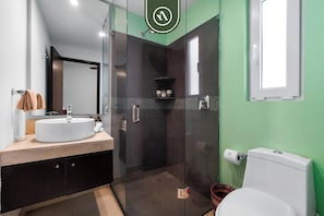 Condo, Multiple Beds, Pool Access, Ocean View (The Park 406) | Bathroom | Towels