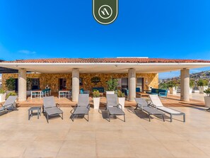 Terrace/patio - Elegant 2 BR Condo With Amazing Rooftop Pool (Puerto Vallarta)