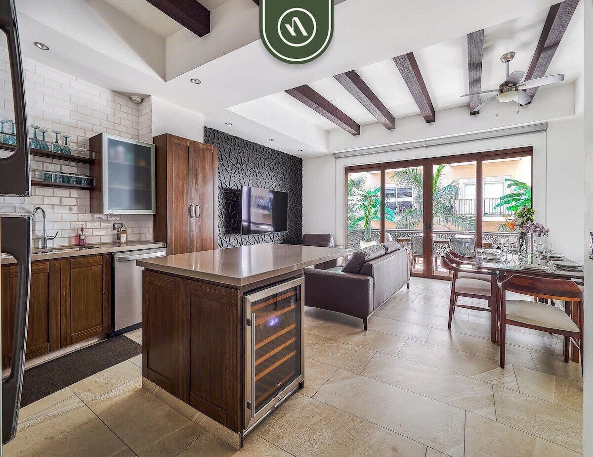 Condo, varias camas, acceso a la alberca, vista al océano (Urban II 304) | Interior