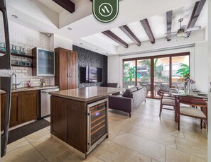 Apartment, Multiple Beds, Kitchen, Ocean View (Urban II 304) | Private kitchen