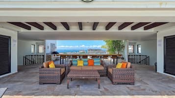 Appartamento, letti multipli, accesso alla piscina, vista oceano (Urban II 304) | Terrazza/patio