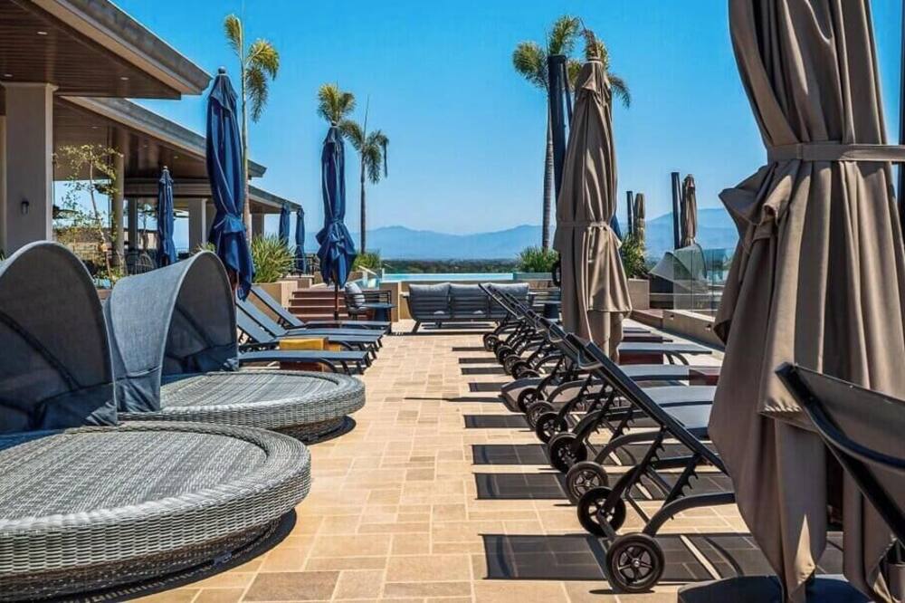 Luxury 2BR Condo in Nuevo Vallarta - Rooftop Pool - Mezcalitos