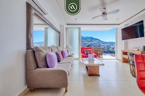 Apartment, Mehrere Betten, Balkon, Meerblick (The Park 506) | Wohnbereich