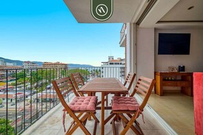 Condo, Multiple Beds, Balcony, Ocean View (The Park 506) | Outdoor dining