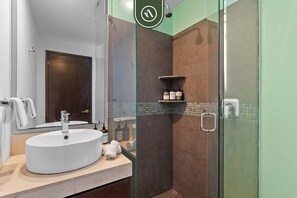 Condo, Multiple Beds, Pool Access, Ocean View (The Park 306) | Bathroom | Towels