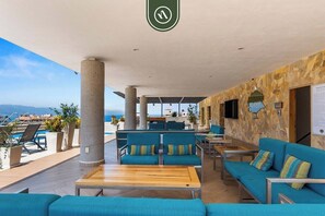Apartment, Mehrere Betten, Poolzugang, Meerblick (The Park 306) | Speisen im Freien