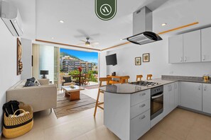 Leilighet, flere senger, kjøkken, havutsikt (The Park 306) | Innvendig