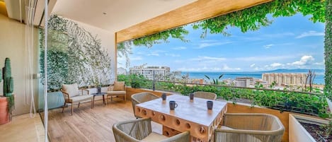 Apartment, 1 King Bed with Sofa bed, Hot Tub, Ocean View (Soho PV 705) | Outdoor dining
