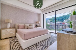 Apartemen, 1 Tempat Tidur King dengan tempat tidur Sofa, hot tub, pemandangan samudra (Soho PV 705) | 1 kamar tidur dan didekorasi berbeda-beda