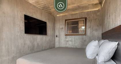 Luxury 1 BR Condo in Downtown - AC - Peaceful