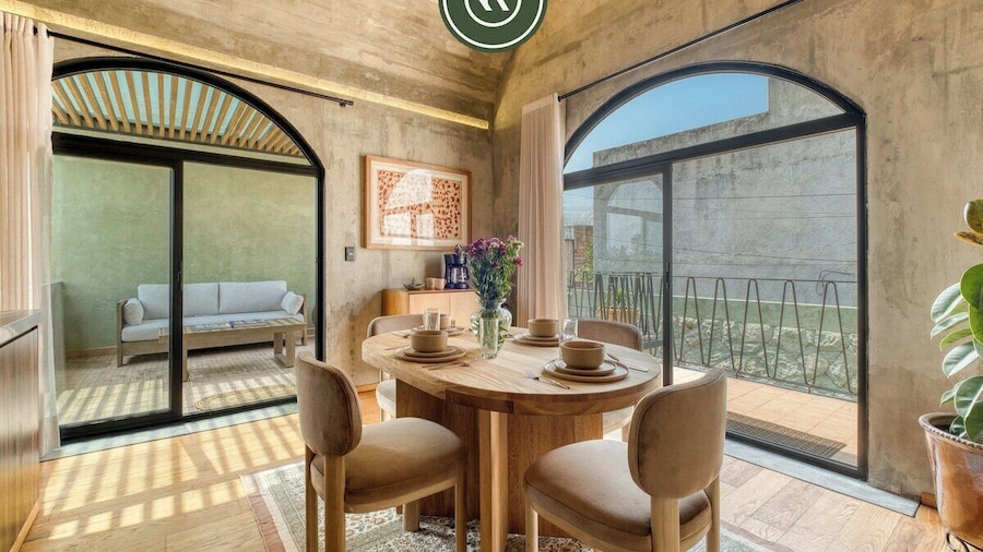 Luxury 1 BR Condo in Downtown - AC - Peaceful