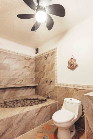 Condo, Multiple Beds, Pool Access, Ocean View (206-VistadelSol) | Bathroom | Towels