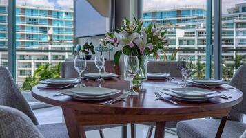 2 bedrooms, individually decorated, individually furnished