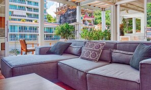 Apartment, Multiple Beds, Hot Tub, Ocean View (The Ava Unit 16) | Interior