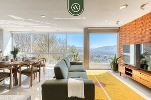 獨棟房屋, 多張床, 廚房, 城市景觀 (Condominio Olimpo A2) | 起居區 | 42-吋平面電視，提供數位頻道