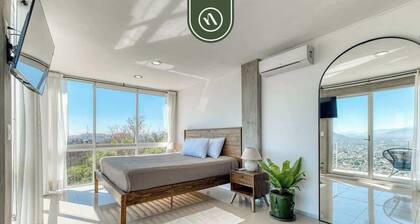 3 BR Condo - Panoramic Views - 5 Min to Downtown