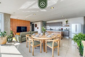 Leilighet, flere senger, balkong, byutsikt (Condominio Olimpo A2) | 3 soverom, individuelt dekorert, individuelt innredet og sengetøy