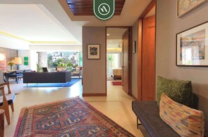 Apartamento, 1 cama King, cozinha, vista para a praia (V Estrella - 104) | Saguão