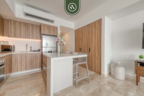 Condo, 1 King Bed with Sofa bed, Pool Access, Ocean View (Harbor 2602) | Private kitchen | Coffee/tea maker